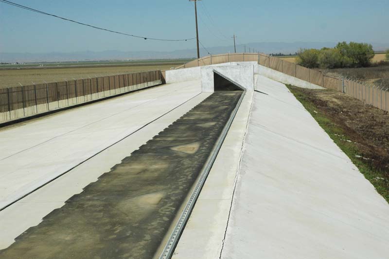 Rubber-gated overflow spillway at Arroyo Pasajero Reservoir, near Coalinga, California. 