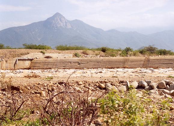 Detail of crossing of Tinajones Feeder Canal with Quebrada Chiriquipe