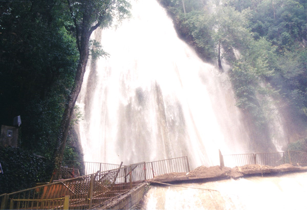 Cola de Caballo Falls, Nuevo León, Mexico (2002)