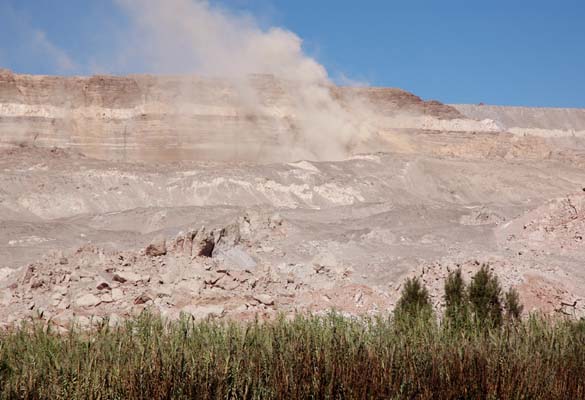 Ongoing slide in the Punillo (La Cano) section of the Vitor valley, <br>at 12:30 p.m., June 29, 2007