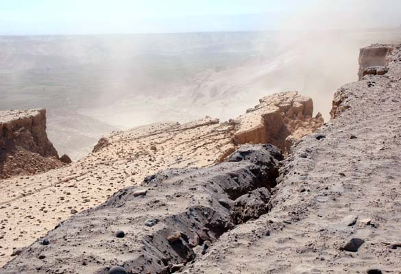 Imminent slide and in progress on the Punillo sector of La Cano